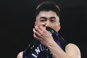 15分8板!许熙桐末战刷三项纪录,清华惜败早稻田
