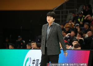 攻防转换显神威！山东高速男篮如何凭借三外援战术锁定胜局
