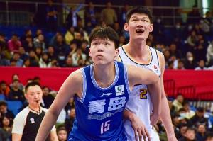 解说：杨瀚森实力未达国家队核心水准 胡金秋挡拆表现更佳