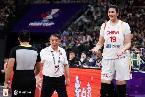 争议判罚转折点？中国女篮热身赛逆转尼日利亚引发热议