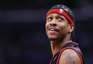 富保罗：艾弗森将嘻哈风格引入NBA，成为乔丹之后被最多人效仿着装风格的球员