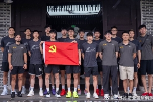 争议判罚引发激战：江苏肯帝亚男篮博物馆之行成焦点