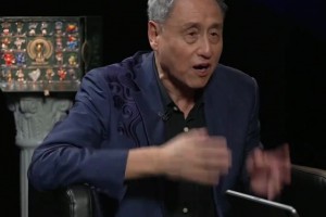 张路：破密防别的招都没用，就得正面斜传起小高球，讲两年了