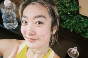 元气充沛!李梦在社交媒体上分享自拍:假扮健身