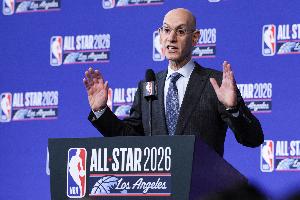 Windhorst:詹姆斯转会未决非因萧华施压,其言论无影响