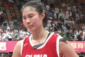 中国女篮尼日利亚女篮强强对话,王思雨领军险胜